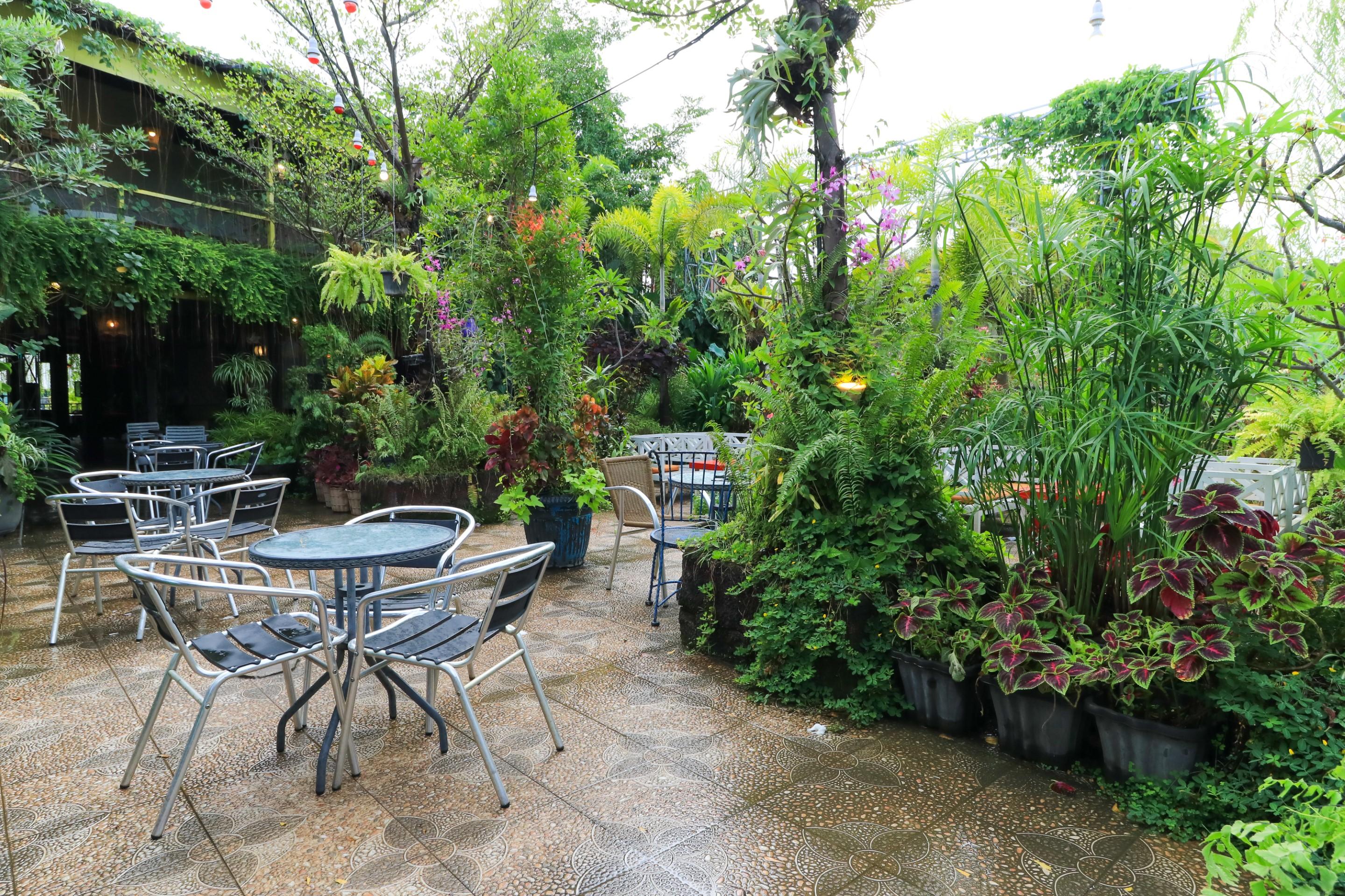 Labuana Homestay & Cafe Garden Makassar Exteriör bild